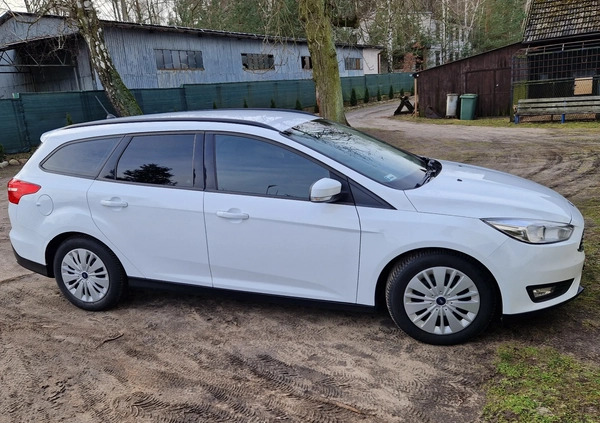 Ford Focus cena 43900 przebieg: 149500, rok produkcji 2017 z Koronowo małe 781